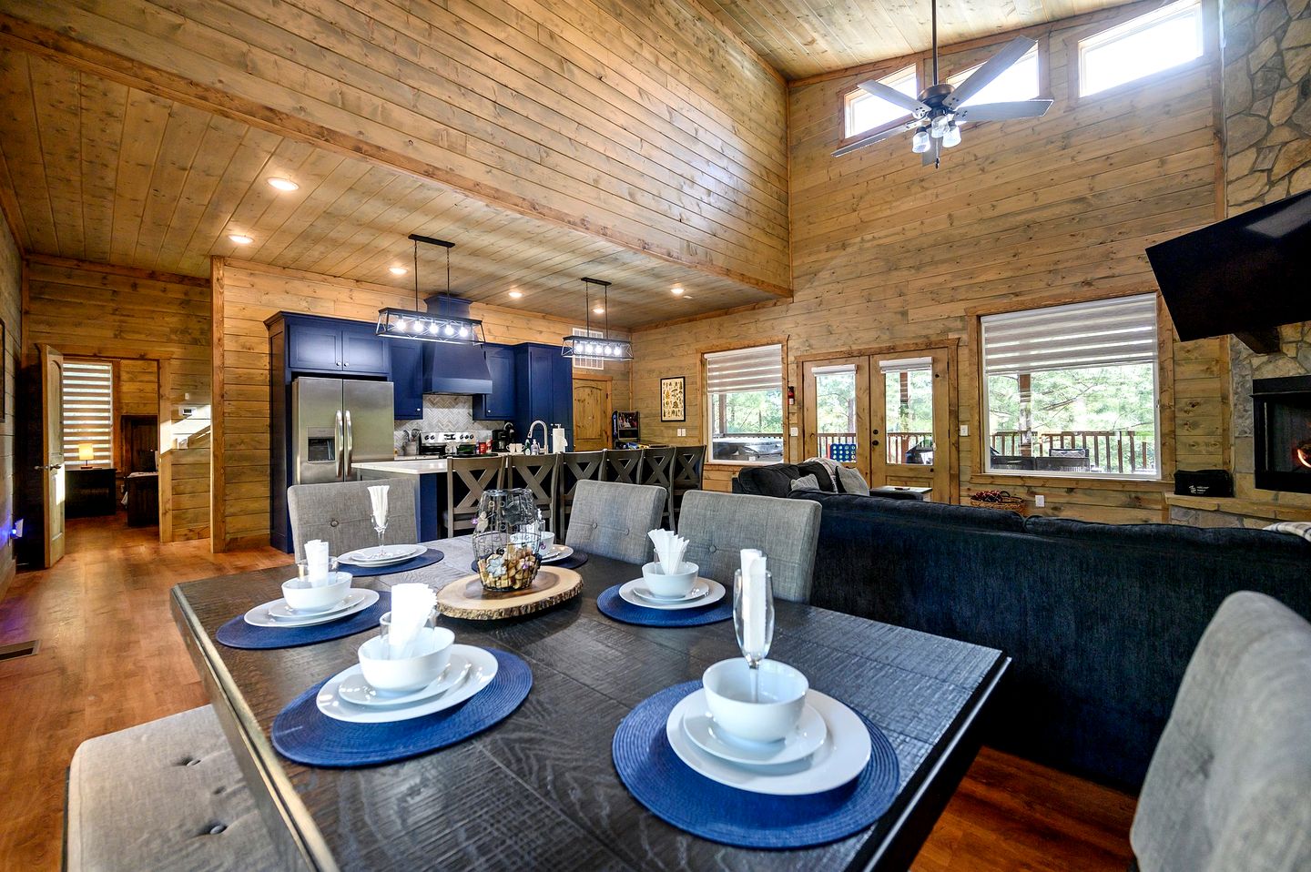Mountain Serenity: Cozy Cabin Getaway in the Kiamichi Mountains with Hot Tub