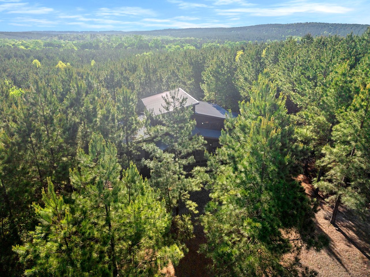 Mountain Serenity: Cozy Cabin Getaway in the Kiamichi Mountains with Hot Tub