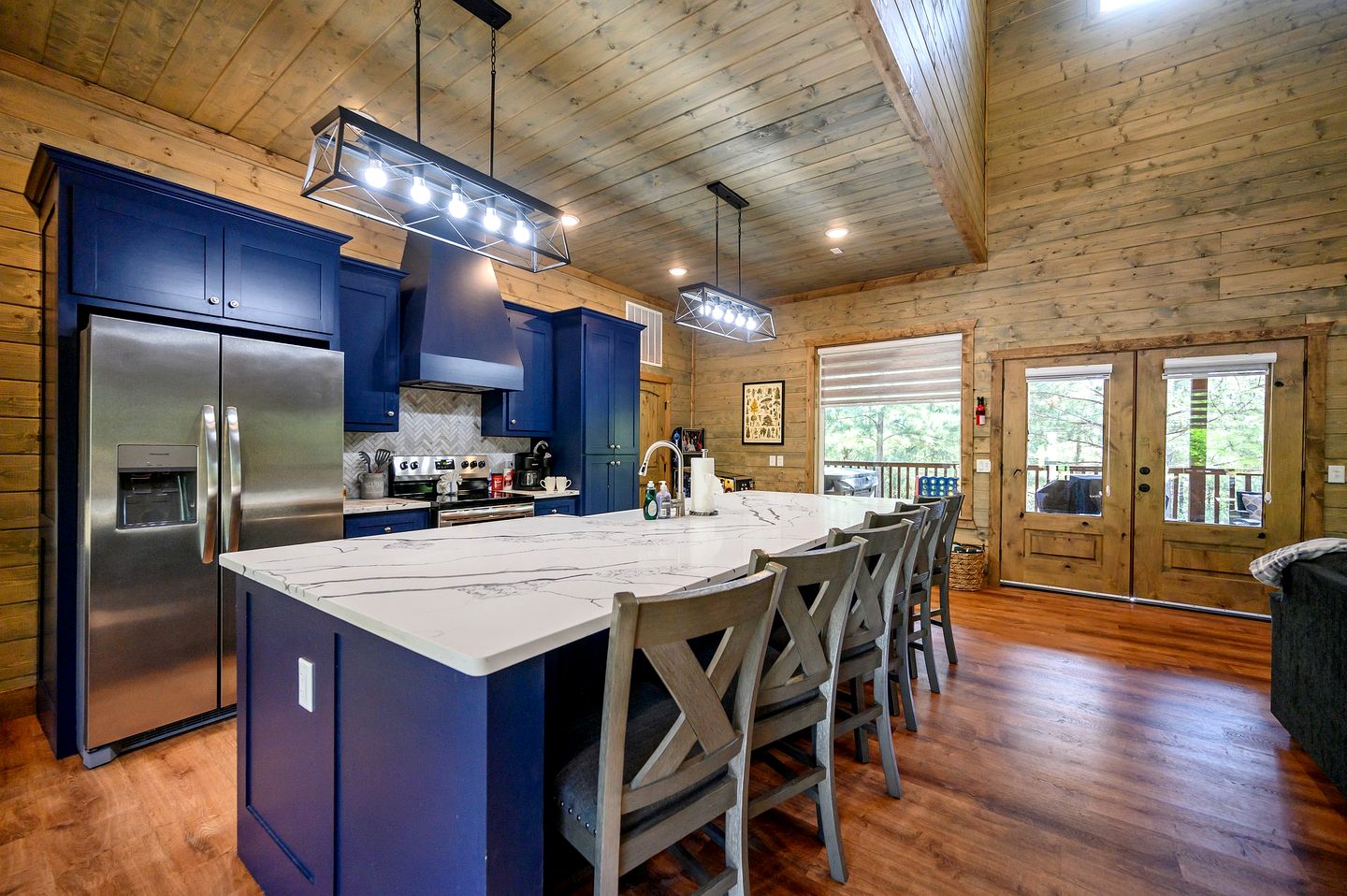 Mountain Serenity: Cozy Cabin Getaway in the Kiamichi Mountains with Hot Tub