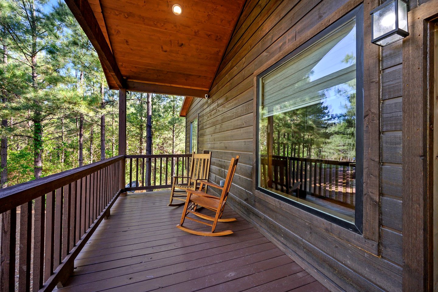 Mountain Serenity: Cozy Cabin Getaway in the Kiamichi Mountains with Hot Tub