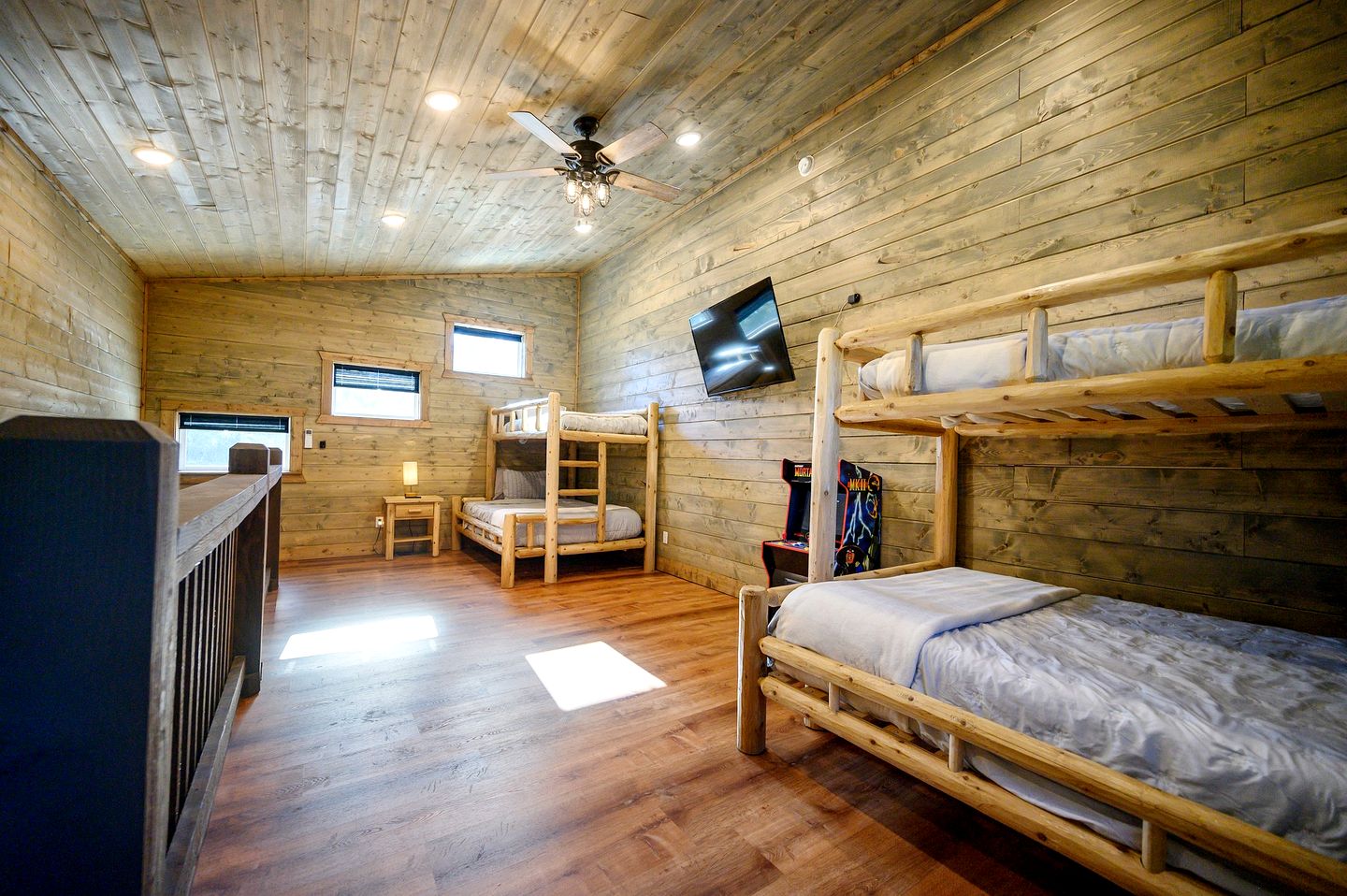Mountain Serenity: Cozy Cabin Getaway in the Kiamichi Mountains with Hot Tub