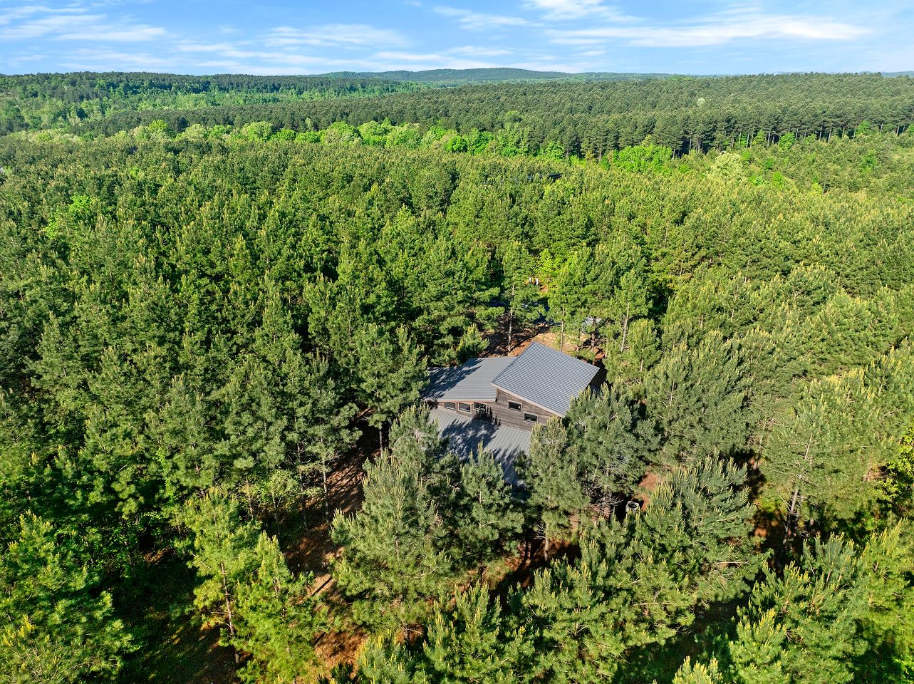 Mountain Serenity: Cozy Cabin Getaway in the Kiamichi Mountains with Hot Tub