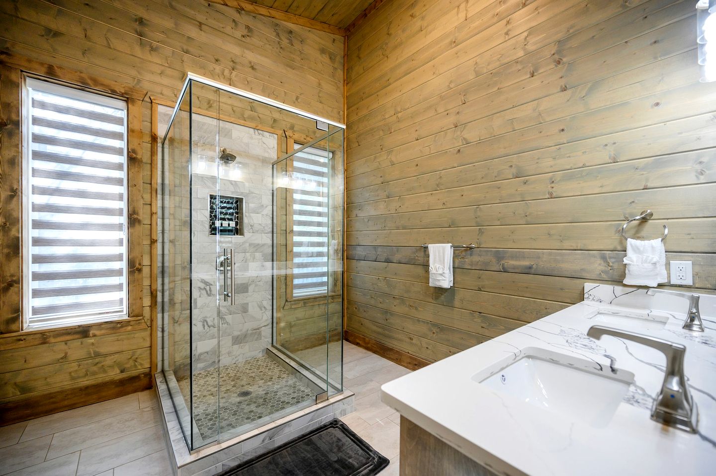 Mountain Serenity: Cozy Cabin Getaway in the Kiamichi Mountains with Hot Tub
