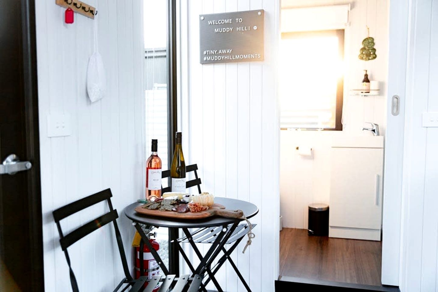 Mountain Tiny House with Amazing Views and Large Garden in Arrow Junction, South Island