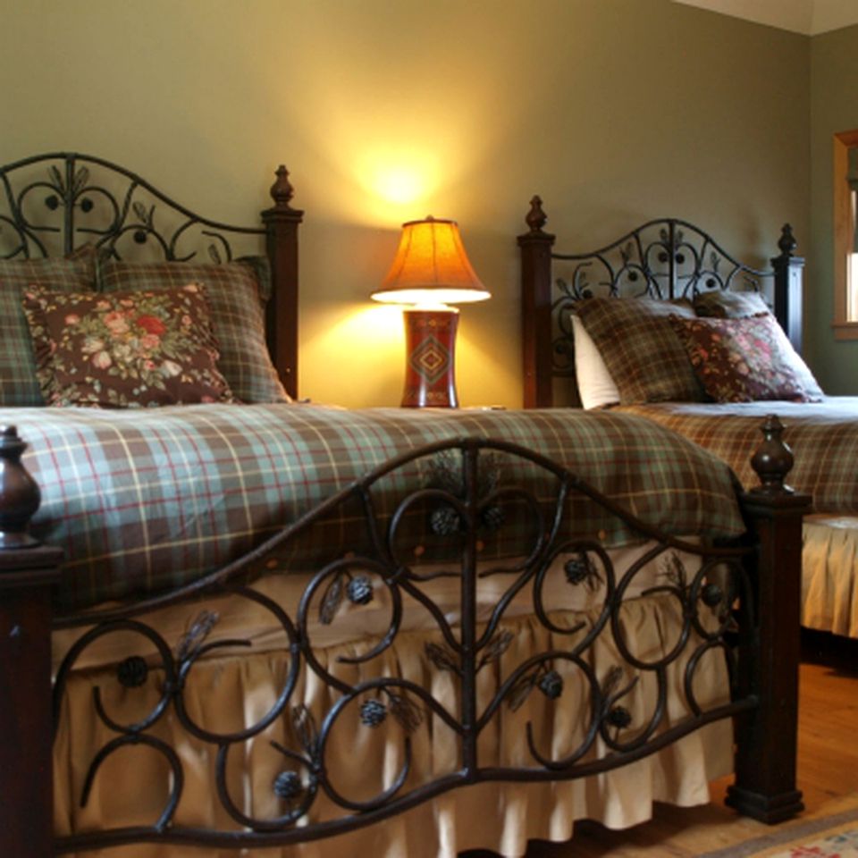 Mountain Cabin Rental with Pool Table in Rutland County, Vermont