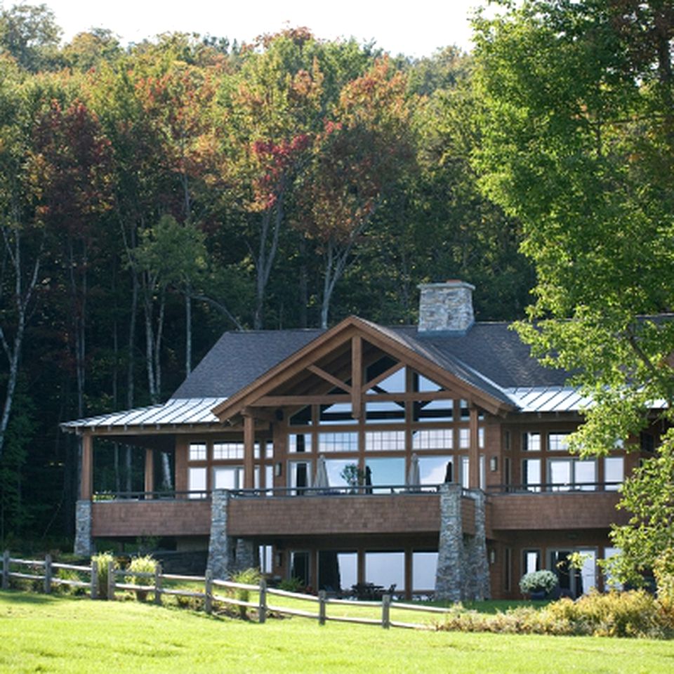 Cabin with Five Fireplaces and Luxurious Amenities for a Getaway to Chittenden, Vermont