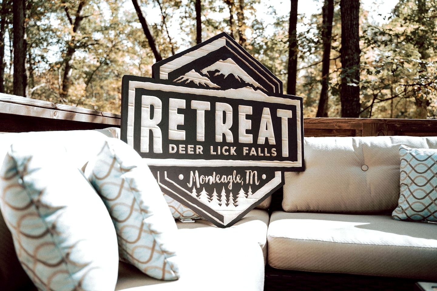 Glorious Cabin with Stunning Sights in Monteagle, Tennessee