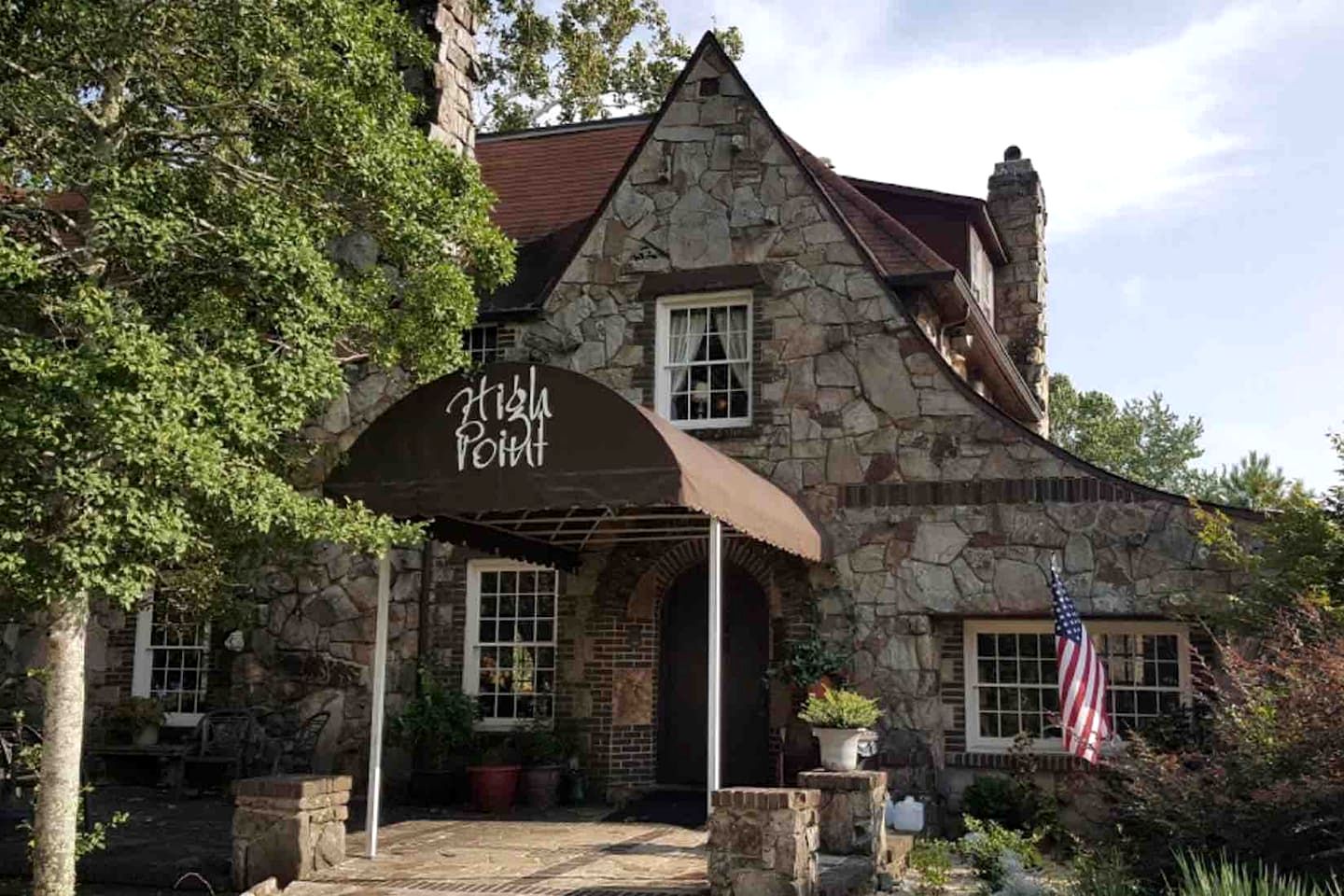 Glorious Cabin with Stunning Sights in Monteagle, Tennessee
