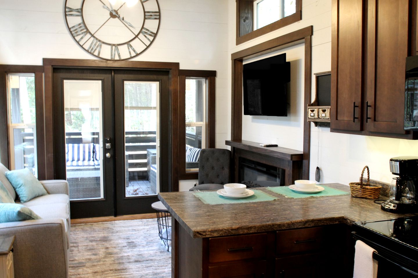 Glorious Cabin with Stunning Sights in Monteagle, Tennessee