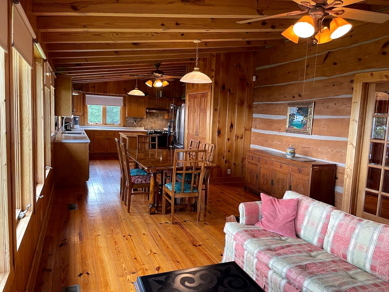 Rustic Log Cabin with Panoramic Mountain Views near Cloudland Canyon, Lookout Mountain GA