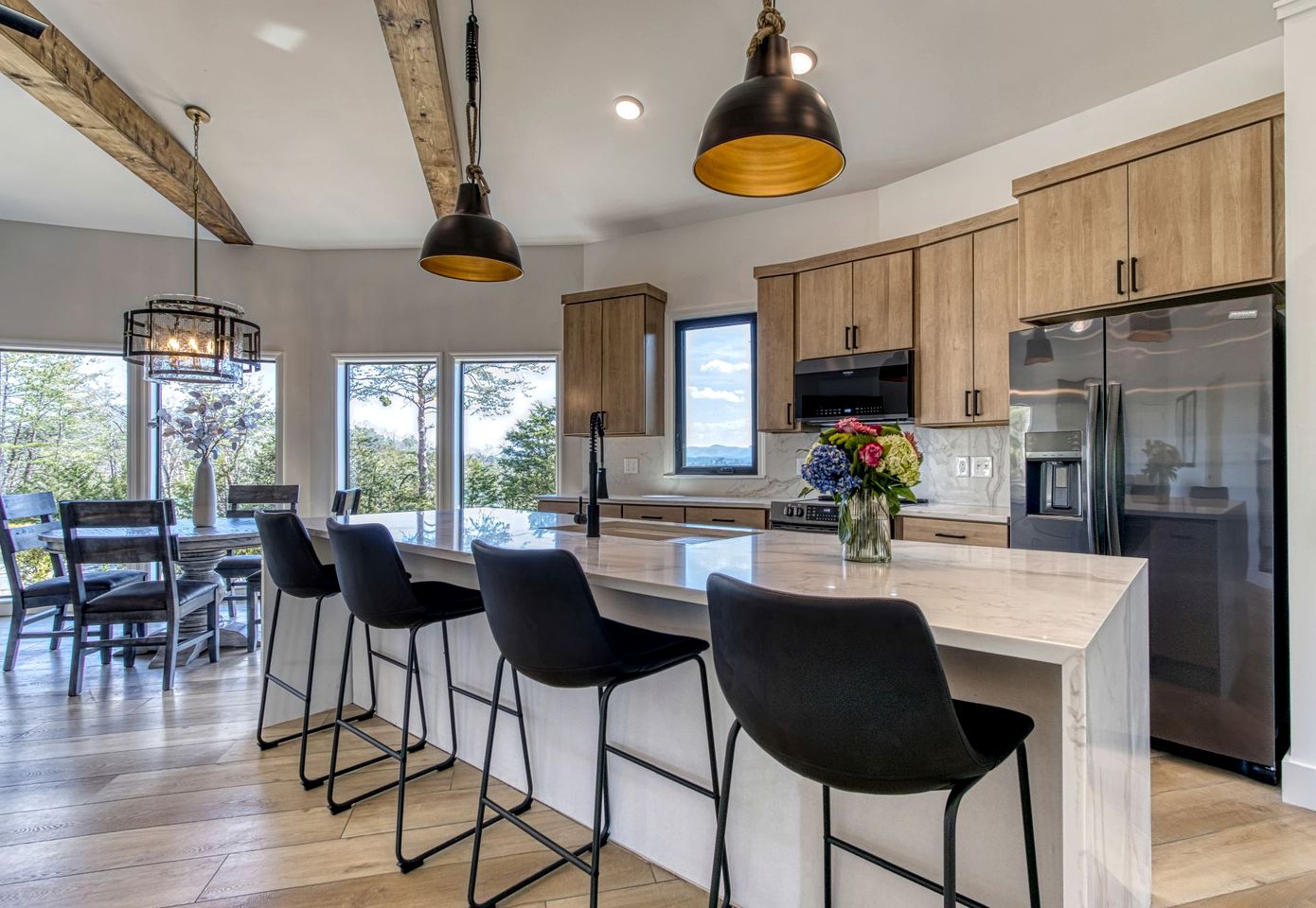 Unique Luxury Cabin with Hot Tub, Pool Table, and Arcade on Family Resort in Pigeon Forge, Tennessee