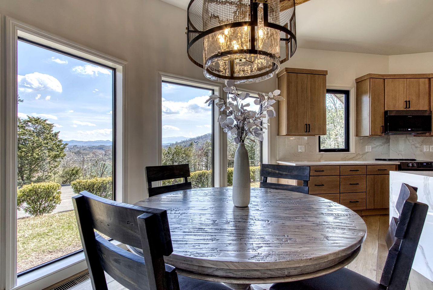 Unique Luxury Cabin with Hot Tub, Pool Table, and Arcade on Family Resort in Pigeon Forge, Tennessee