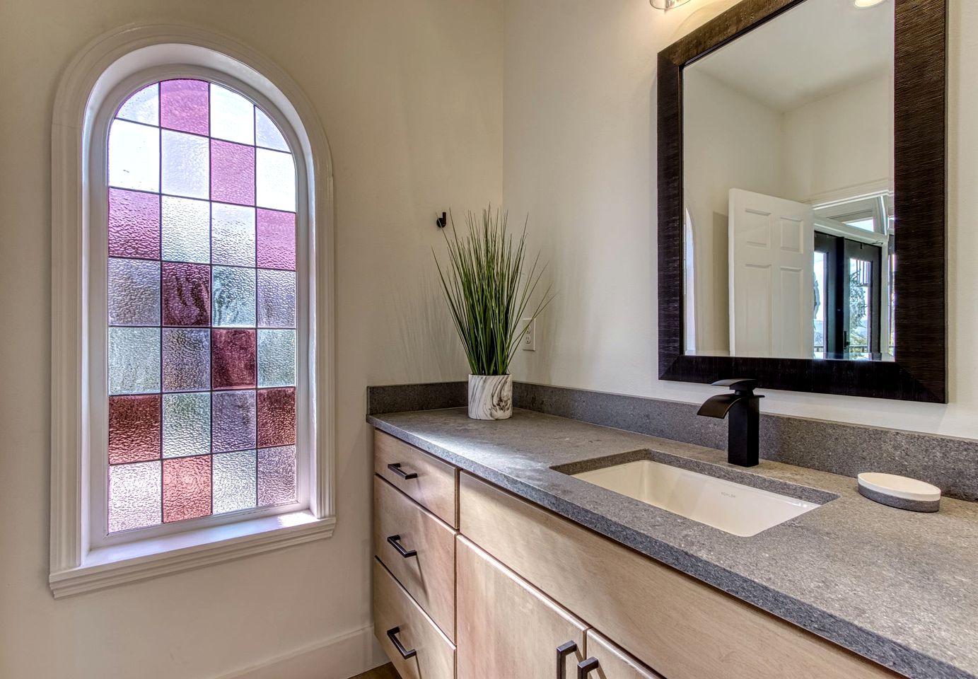 Unique Luxury Cabin with Hot Tub, Pool Table, and Arcade on Family Resort in Pigeon Forge, Tennessee