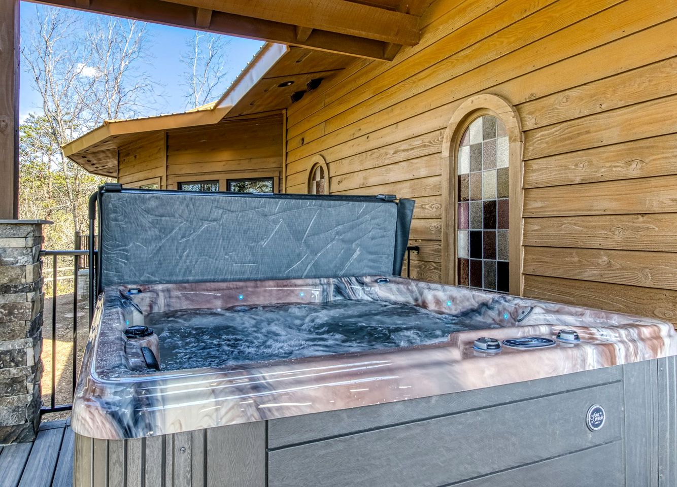 Unique Luxury Cabin with Hot Tub, Pool Table, and Arcade on Family Resort in Pigeon Forge, Tennessee