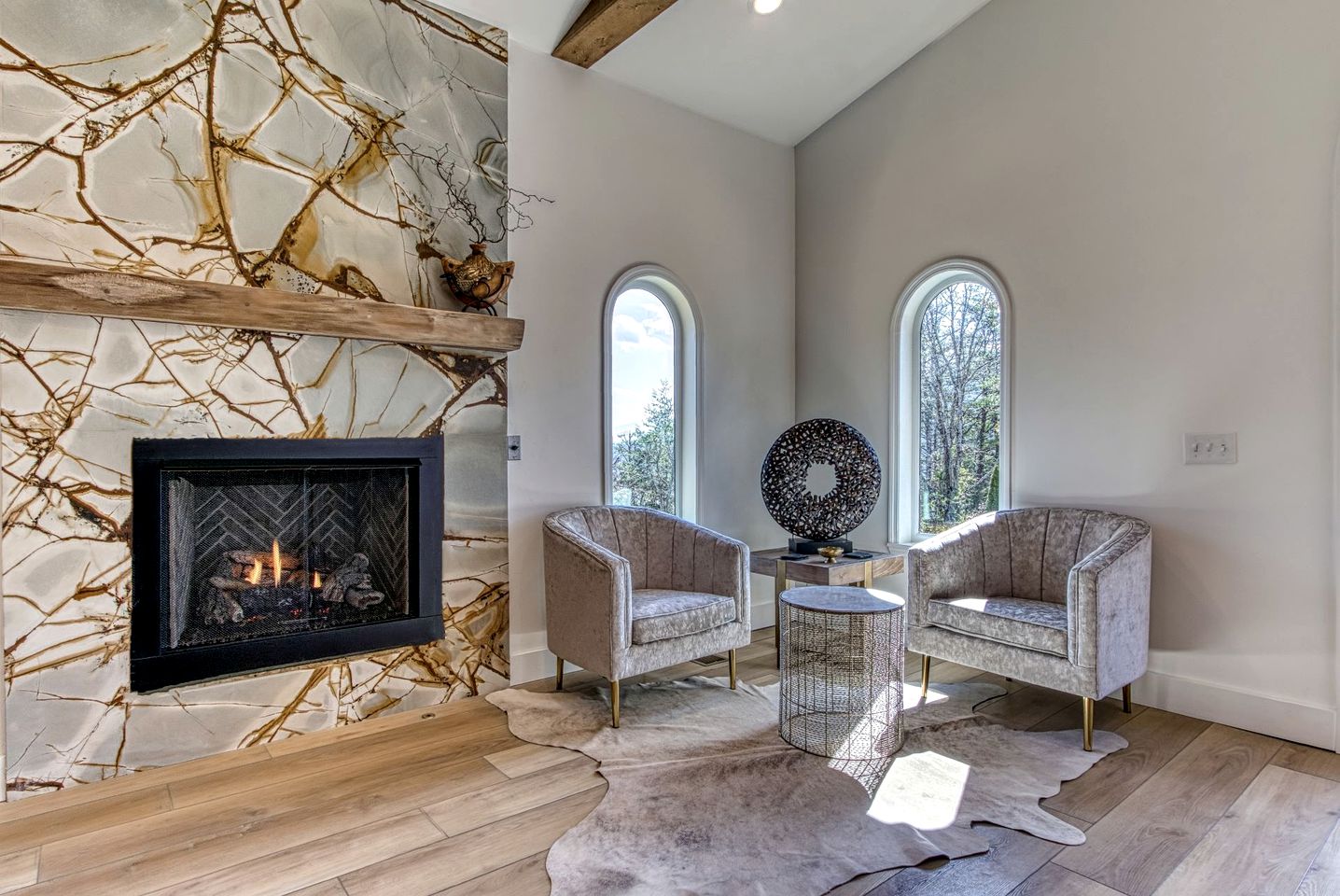 Unique Luxury Cabin with Hot Tub, Pool Table, and Arcade on Family Resort in Pigeon Forge, Tennessee