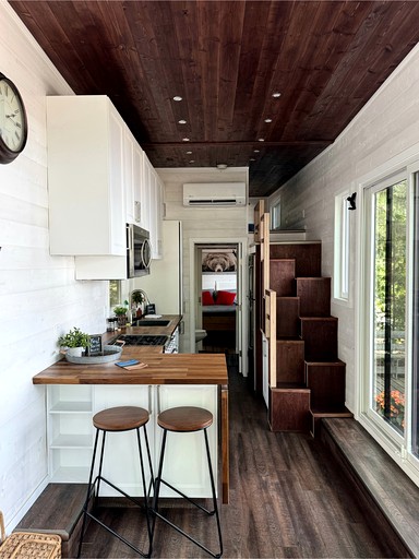 Tiny houses (Canada, Petawawa, Ontario)