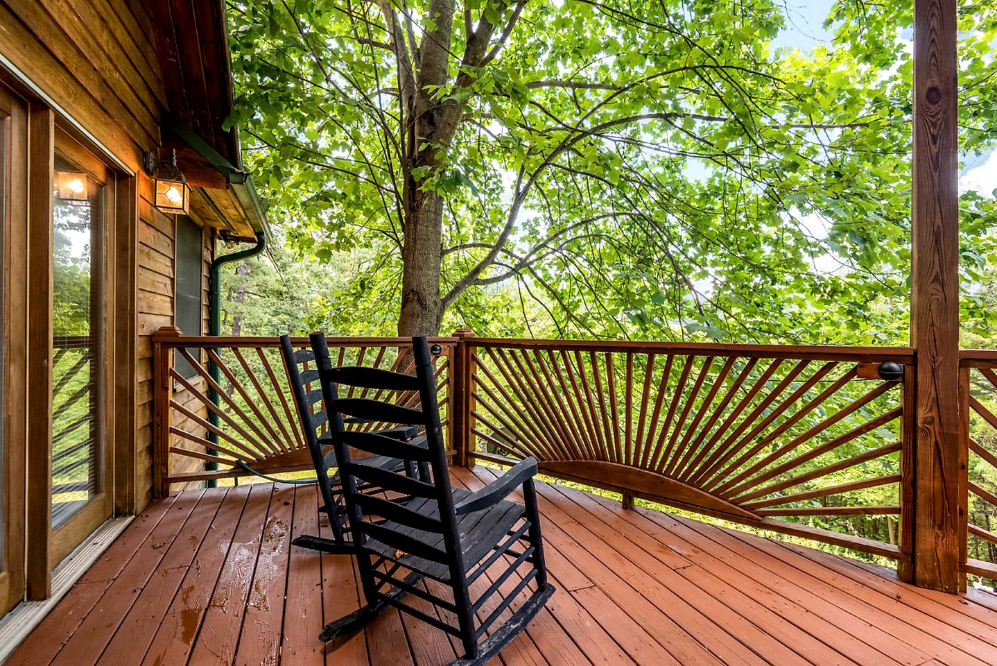 Fully-Equipped Luxury Cabin with Stunning Views of the Great Smoky Mountains, Tennessee