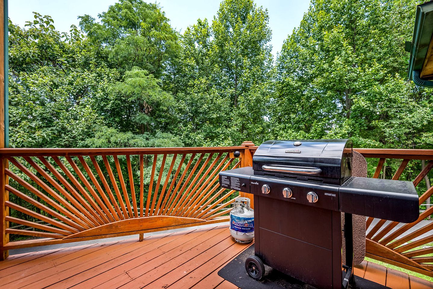 Fully-Equipped Luxury Cabin with Stunning Views of the Great Smoky Mountains, Tennessee