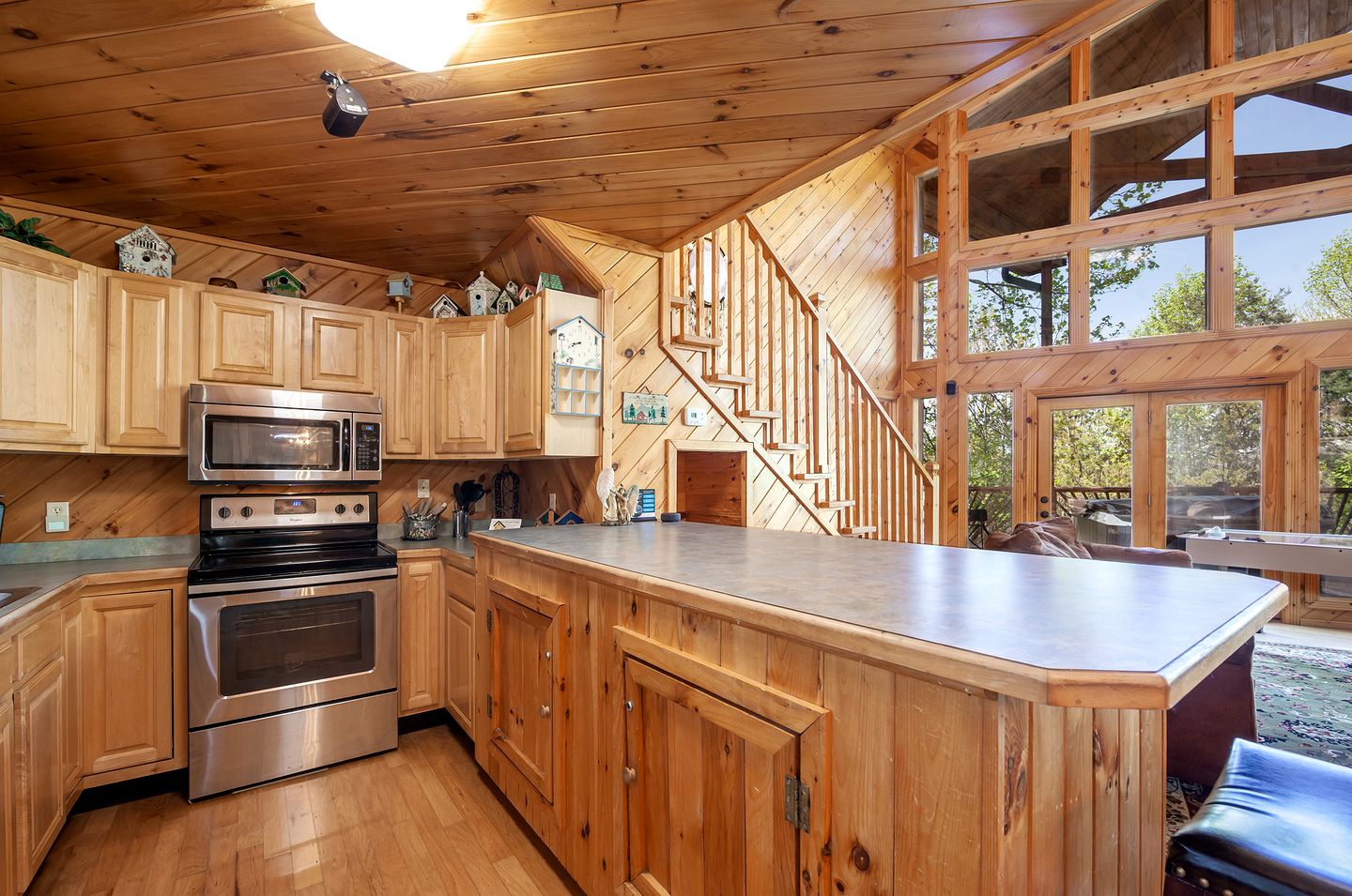 Fully-Equipped Luxury Cabin with Stunning Views of the Great Smoky Mountains, Tennessee