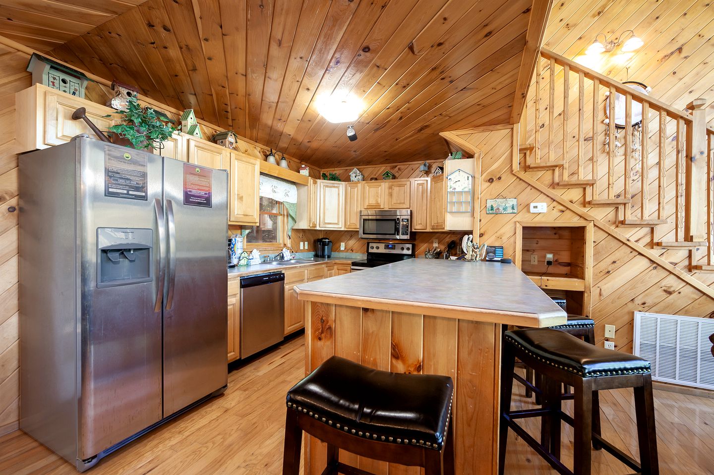 Fully-Equipped Luxury Cabin with Stunning Views of the Great Smoky Mountains, Tennessee