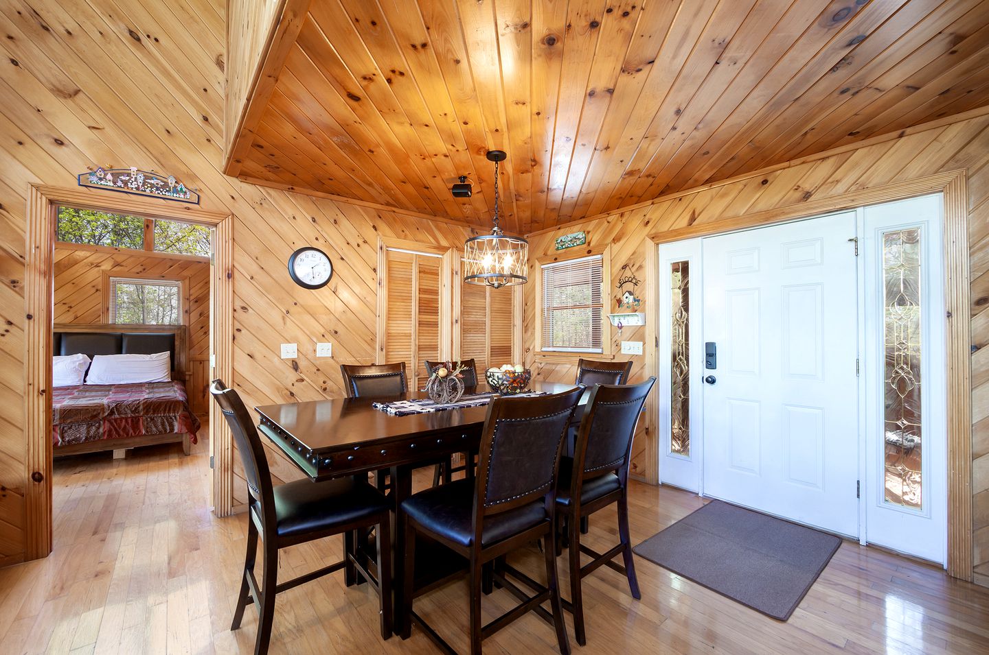 Fully-Equipped Luxury Cabin with Stunning Views of the Great Smoky Mountains, Tennessee