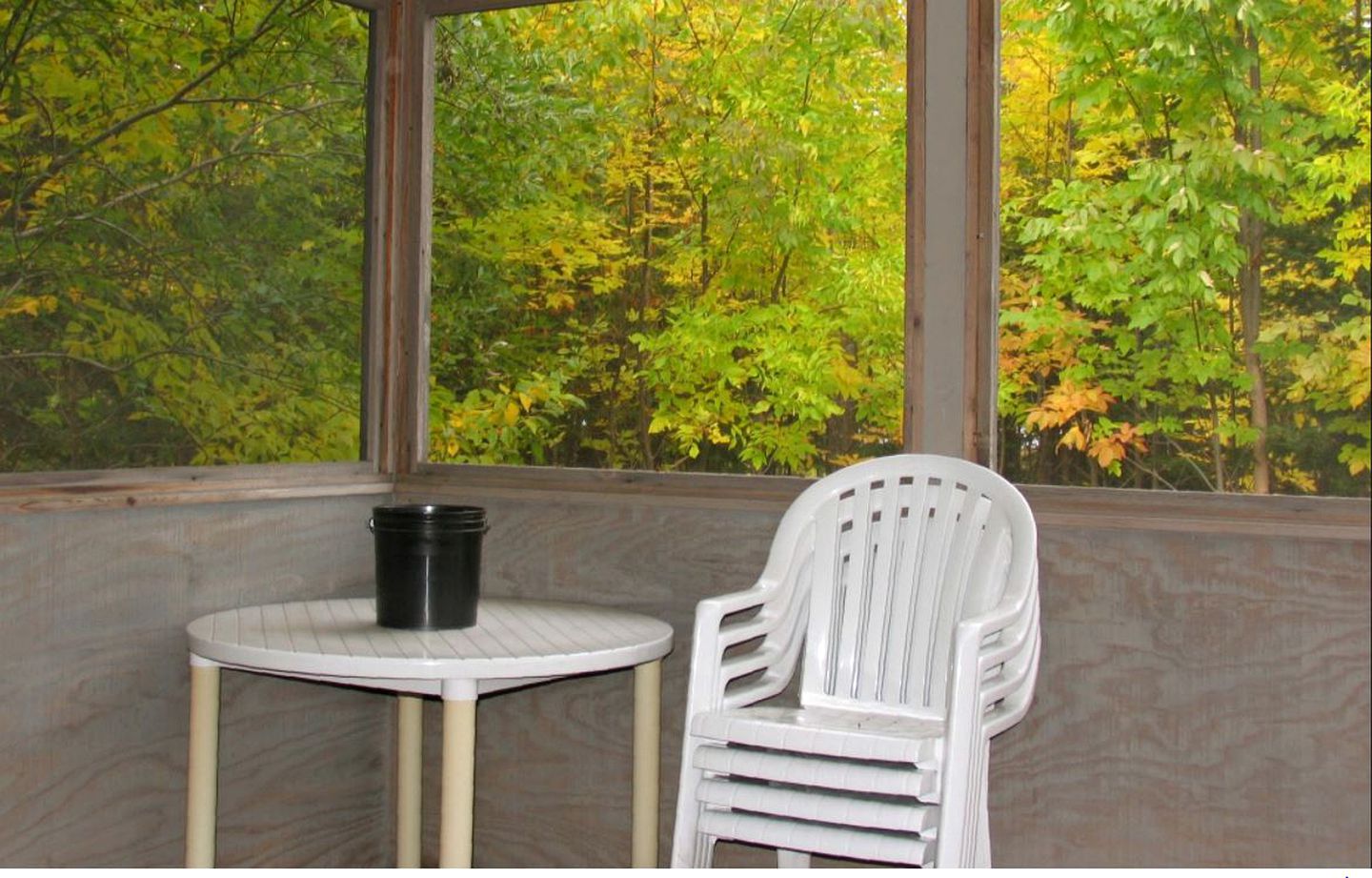 Cozy Lake Cabin Rental near the Porcupine Mountains in Michigan