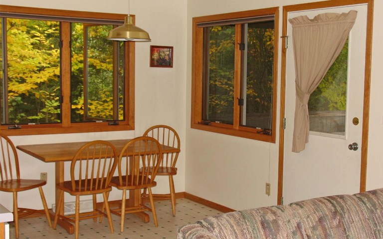 Cabins (Silver City, Michigan, United States)