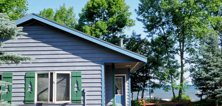 Cabins (Silver City, Michigan, United States)