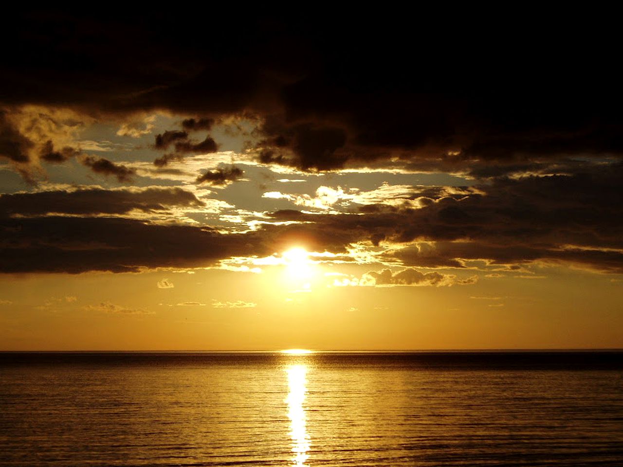 Cozy Lake Cabin Rental near the Porcupine Mountains in Michigan