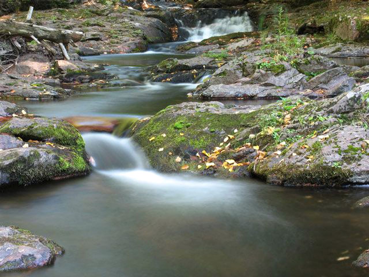 Cozy Lake Cabin Rental near the Porcupine Mountains in Michigan