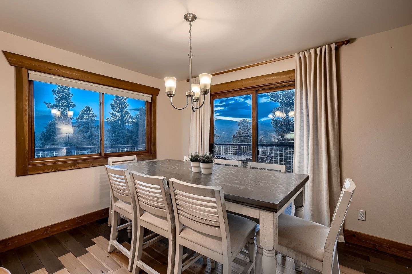 Wonderful Cabin Nestled Amidst Trees in the Mountains of Nederland, Colorado