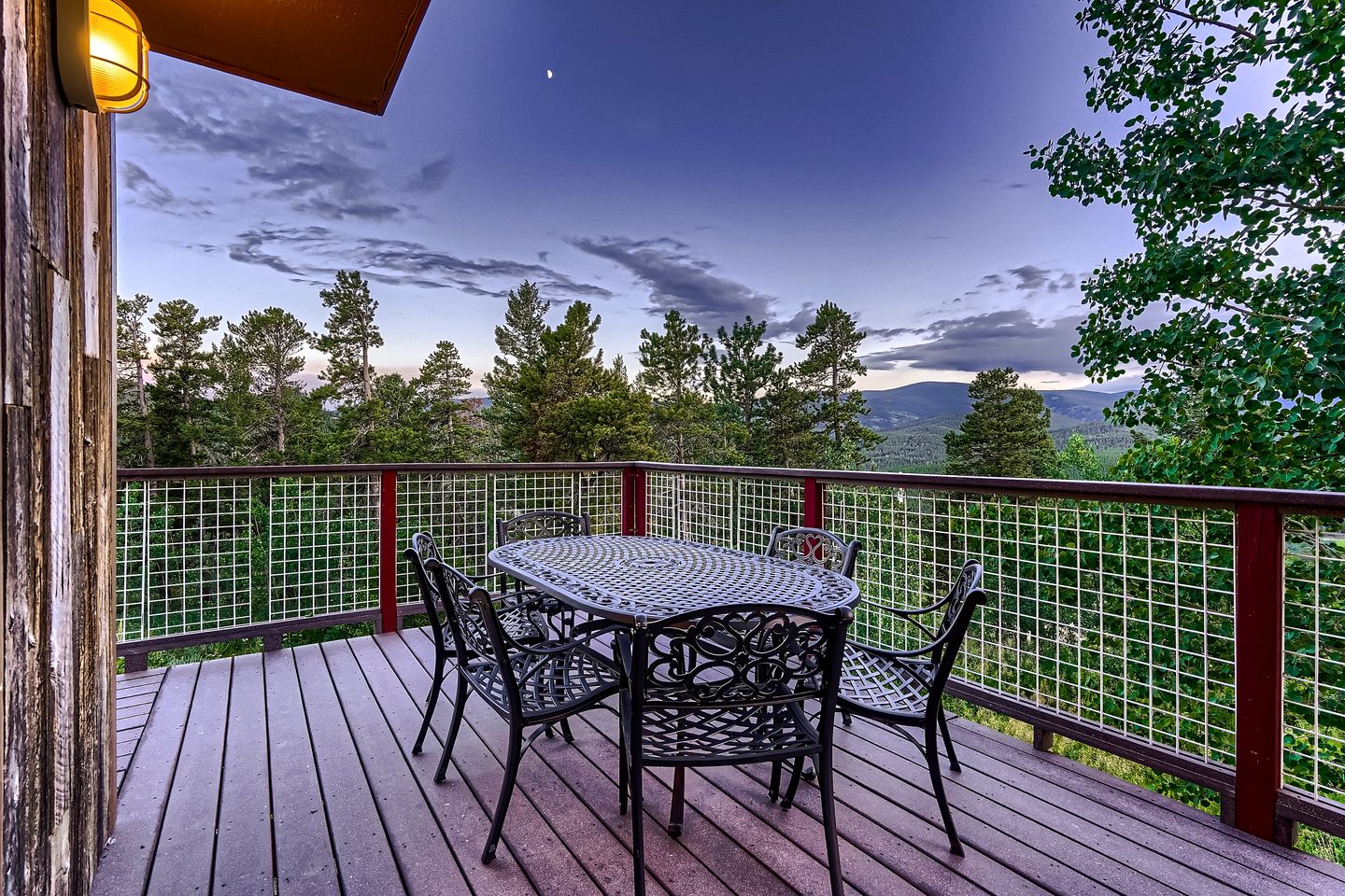 Wonderful Cabin Nestled Amidst Trees in the Mountains of Nederland, Colorado