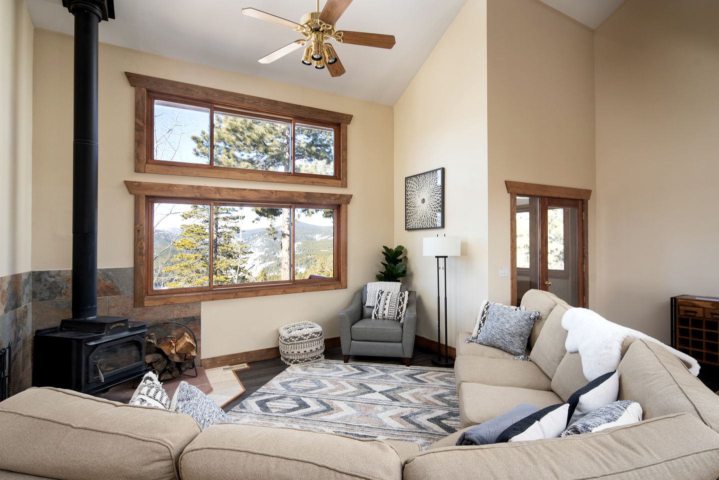 Wonderful Cabin Nestled Amidst Trees in the Mountains of Nederland, Colorado