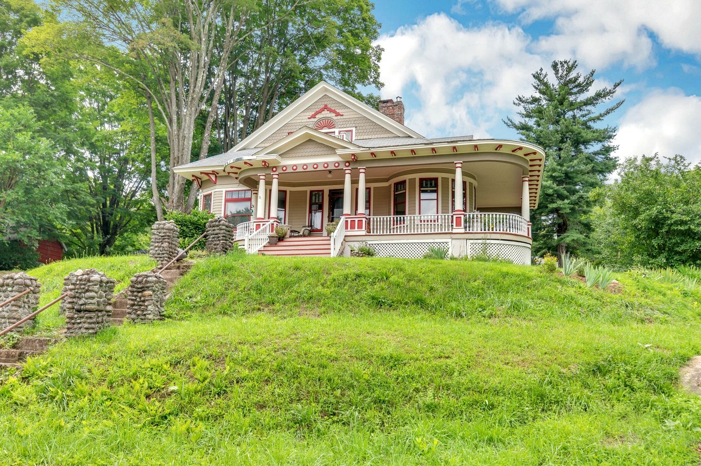 Family-Friendly Rental with Pool Table and Mountain Views in NY