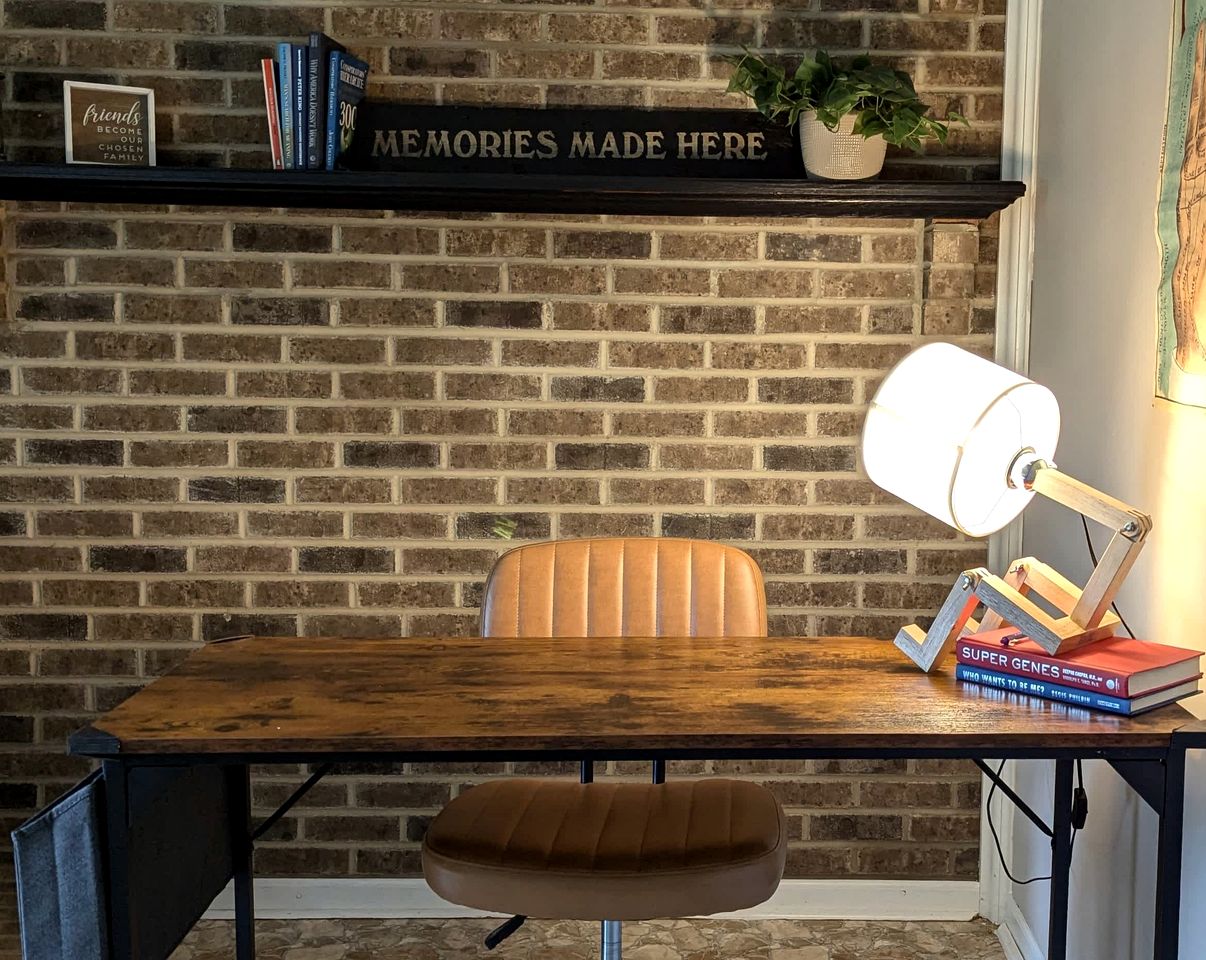 Secluded Modern-Rustic Cabin with Hot Tub & Sunrise Old Rag Views near Shenandoah National Park, Luray VA