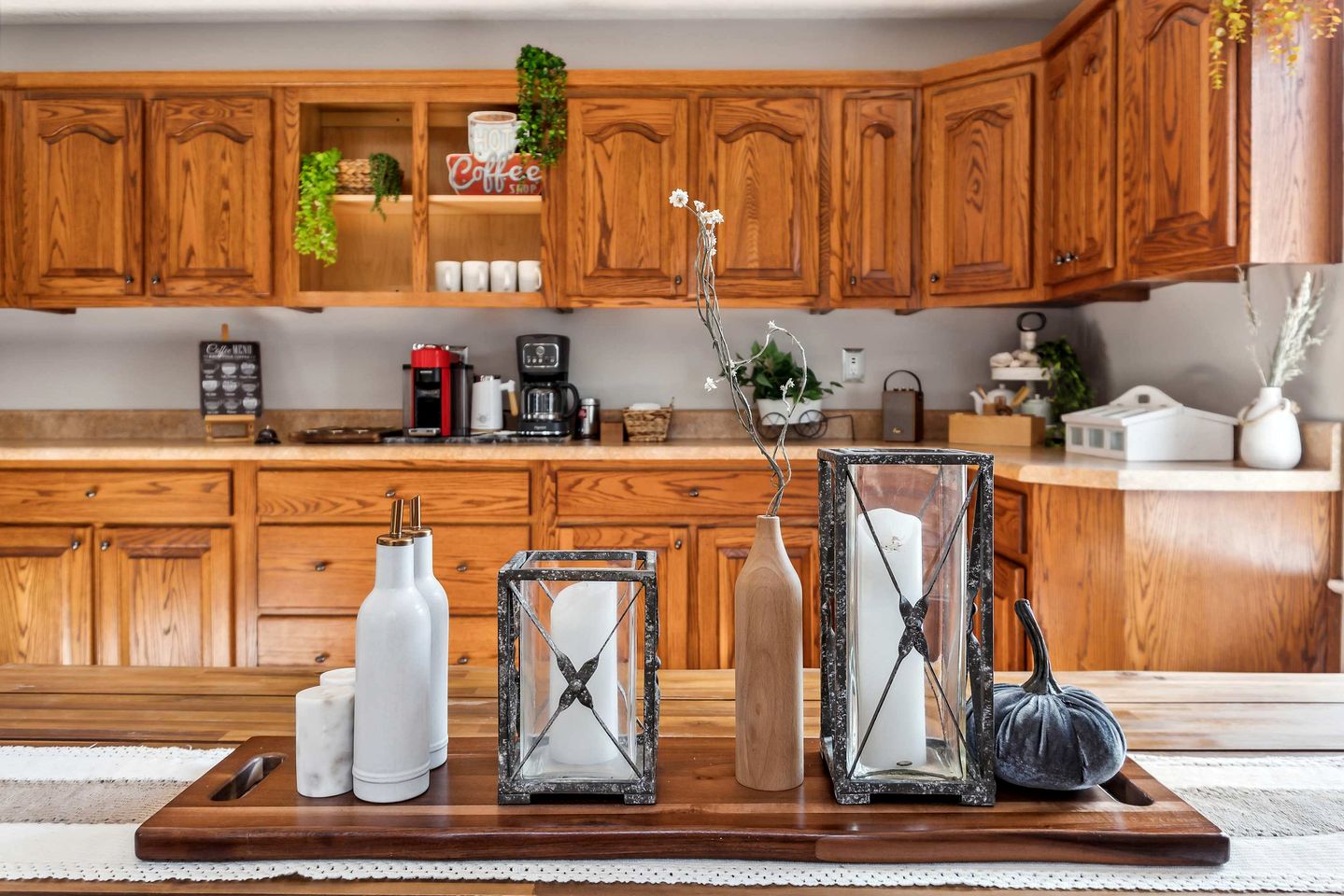 Secluded Modern-Rustic Cabin with Hot Tub & Sunrise Old Rag Views near Shenandoah National Park, Luray VA