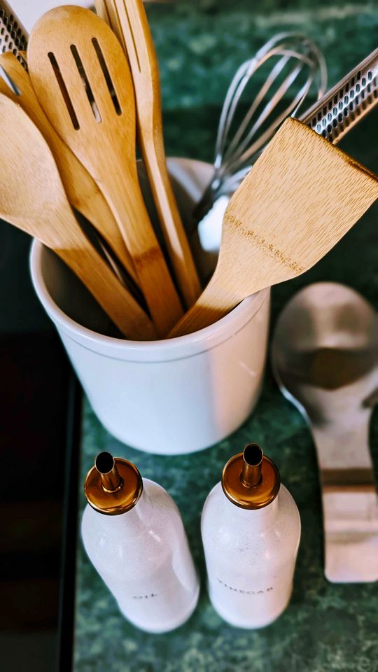 Secluded Modern-Rustic Cabin with Hot Tub & Sunrise Old Rag Views near Shenandoah National Park, Luray VA