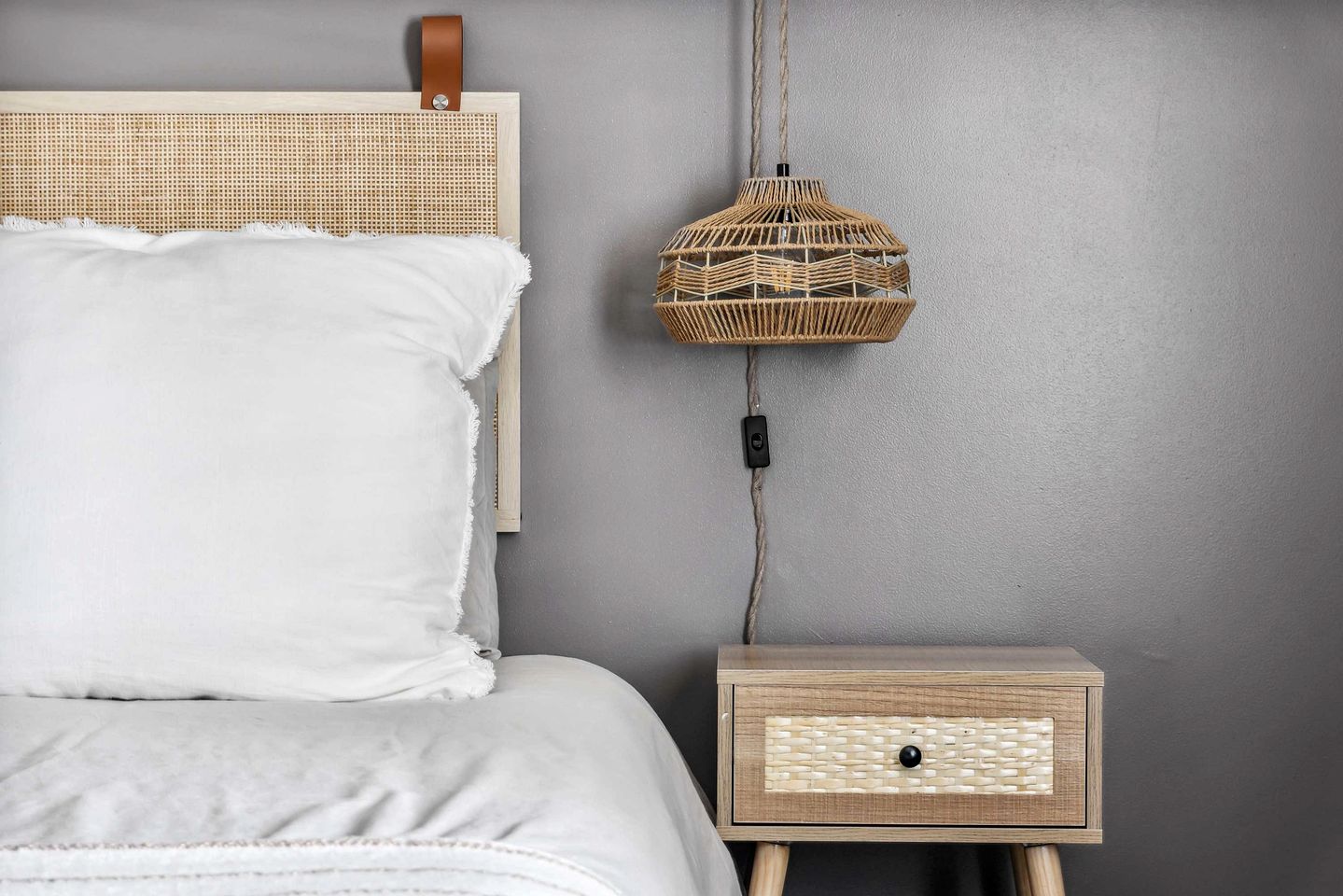 Secluded Modern-Rustic Cabin with Hot Tub & Sunrise Old Rag Views near Shenandoah National Park, Luray VA