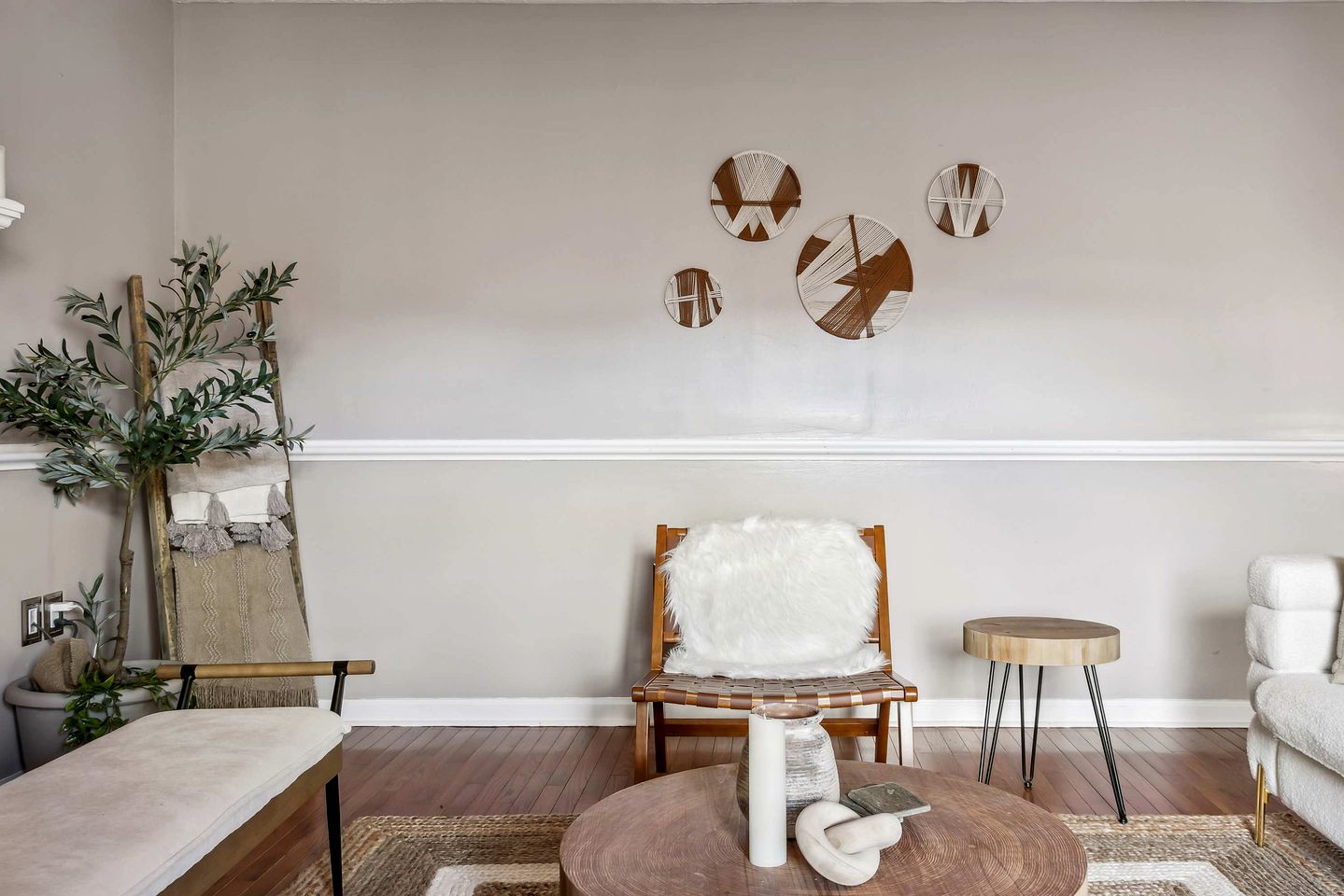 Secluded Modern-Rustic Cabin with Hot Tub & Sunrise Old Rag Views near Shenandoah National Park, Luray VA