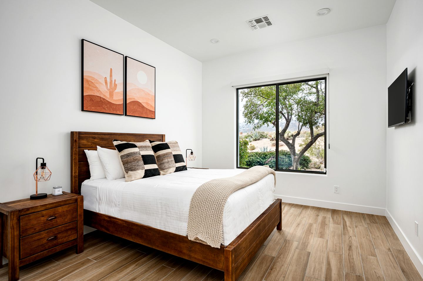 Impressive Rental with Incredible Modern Interior in Arizona