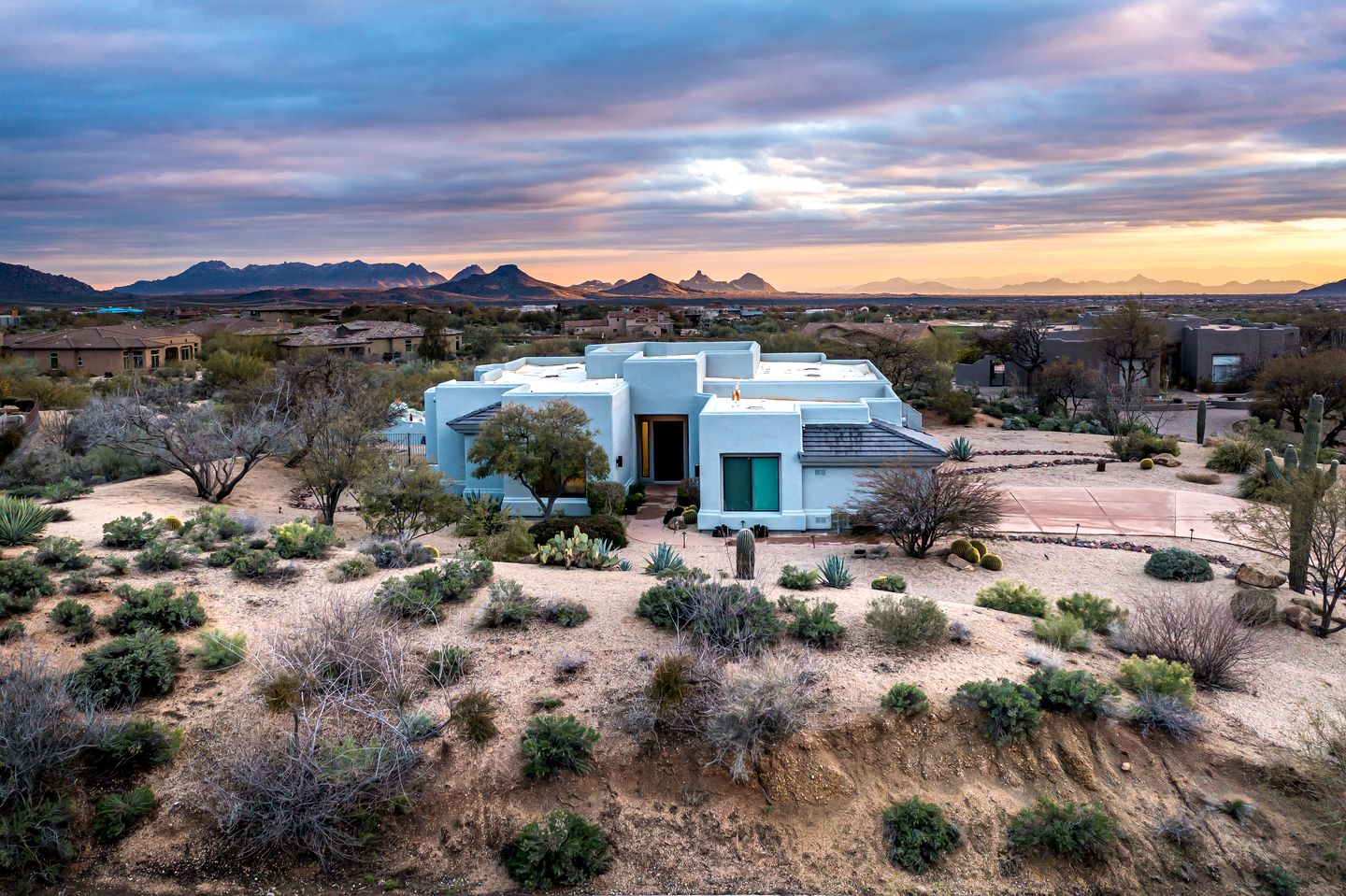 Impressive Rental with Incredible Modern Interior in Arizona