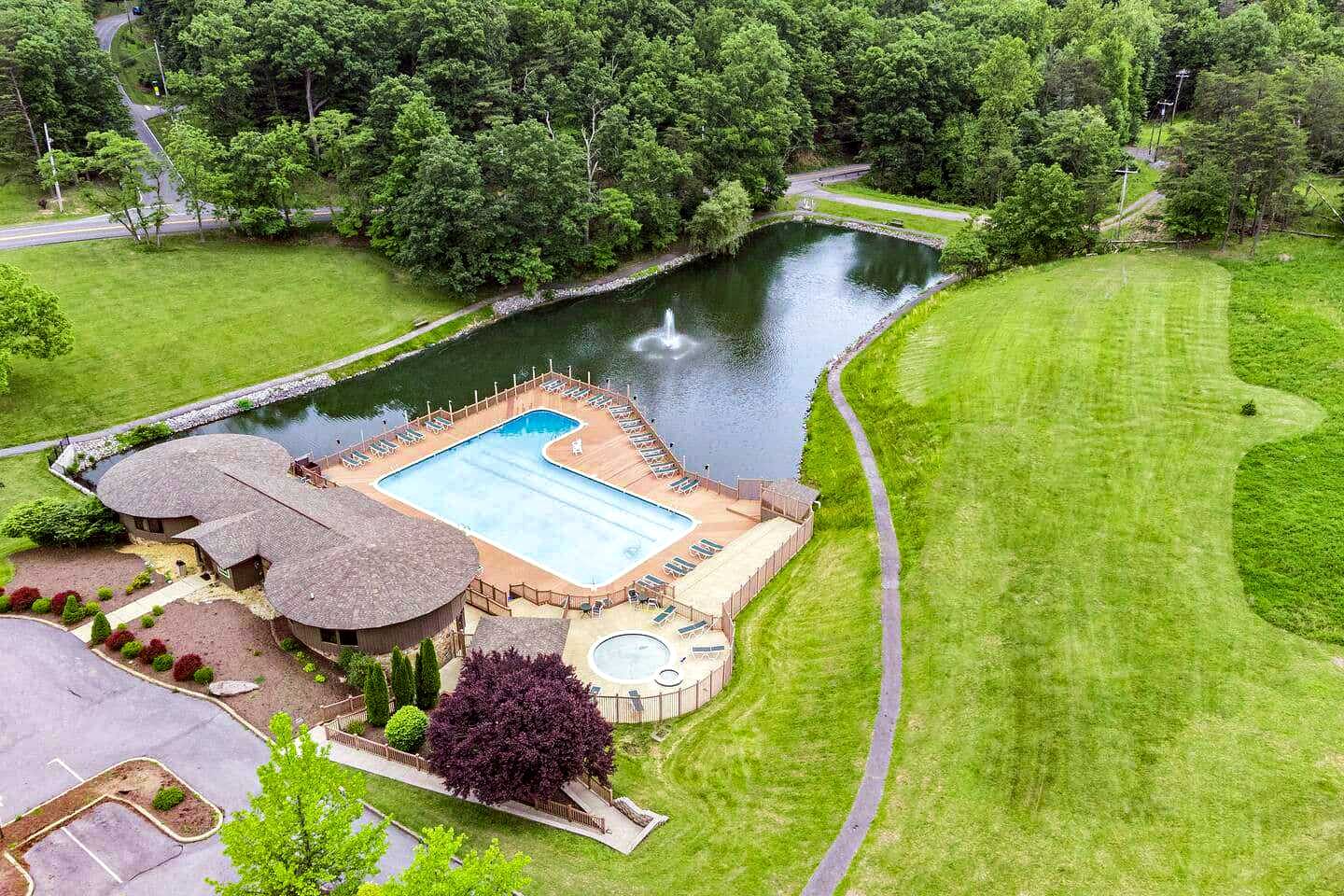 Stunning Secluded Cabin with All Resort Amenities in Hedgesville, West Virginia