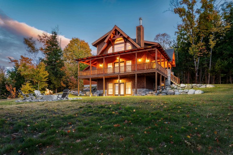 Luxury Log Cabin with Panoramic Mountain Views in Conway, New Hampshire