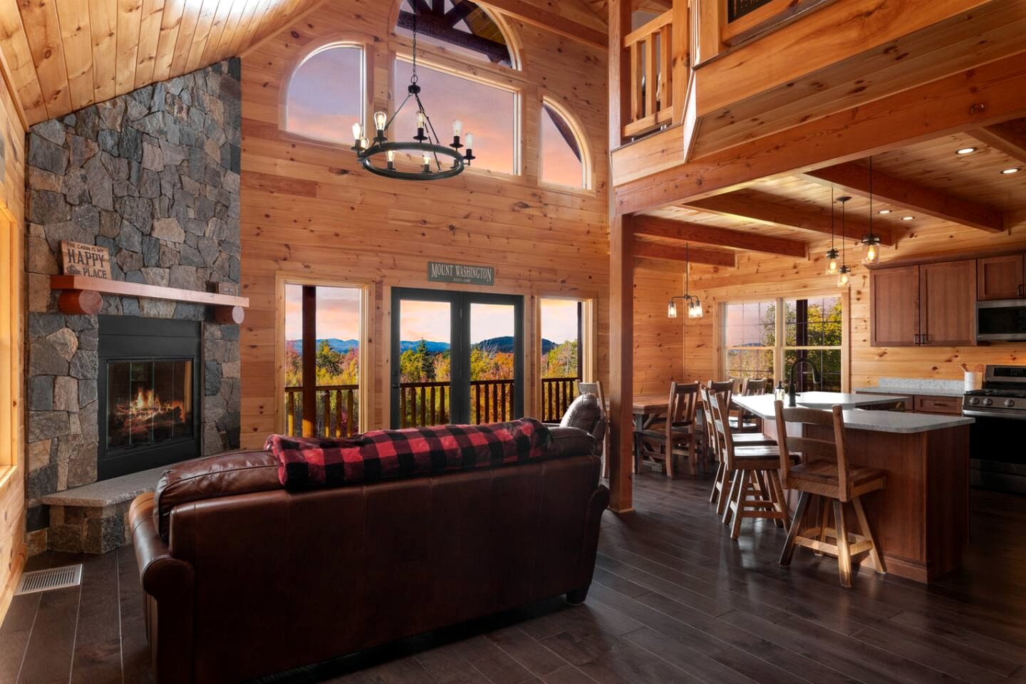 Luxury Log Cabin with Panoramic Mountain Views in Conway, New Hampshire