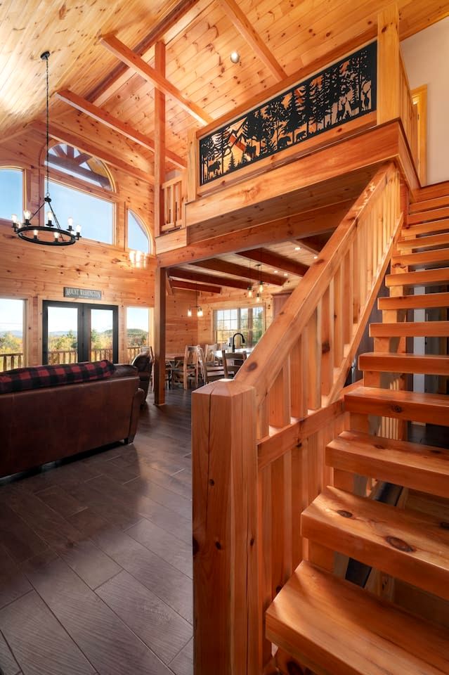 Luxury Log Cabin with Panoramic Mountain Views in Conway, New Hampshire