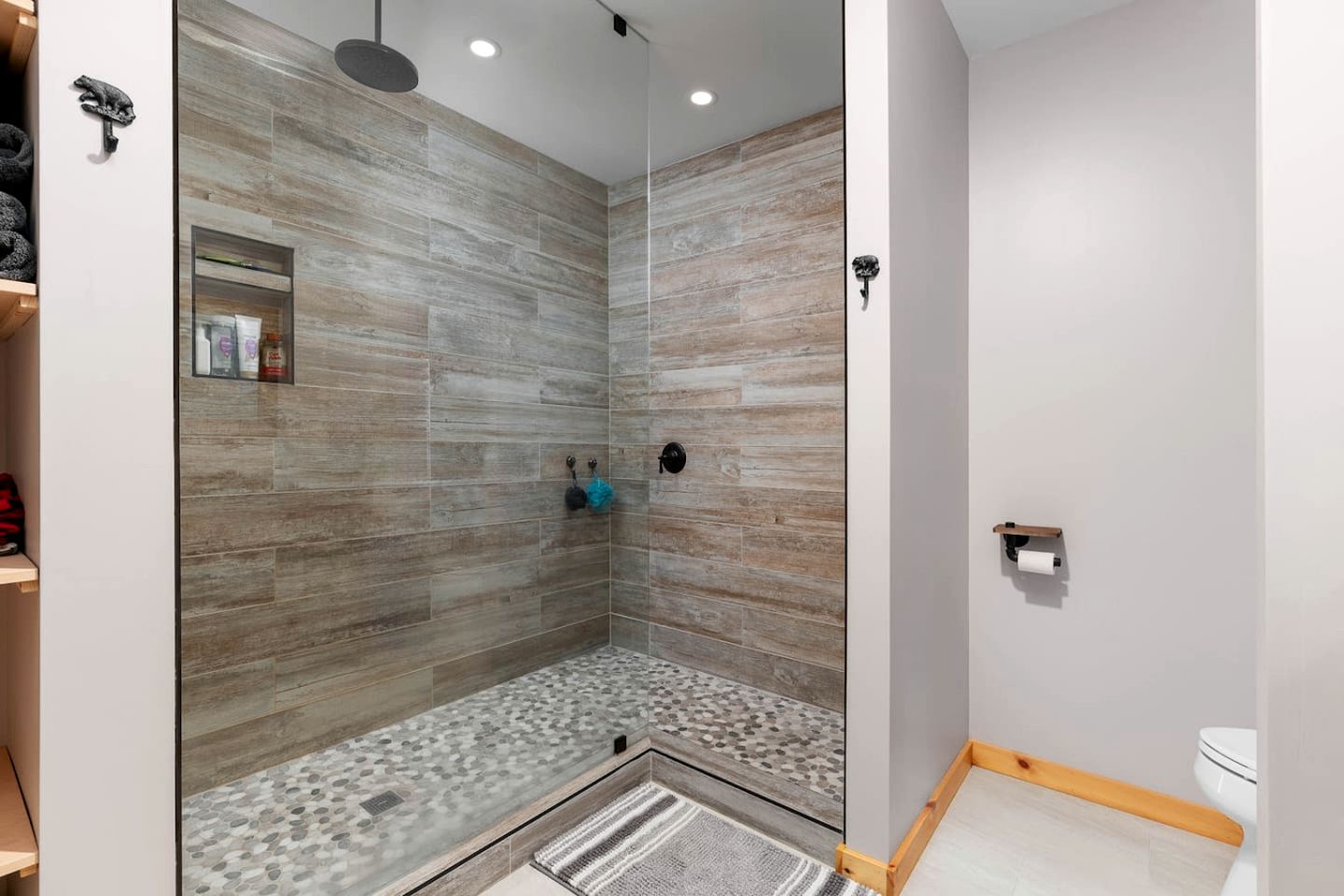 Luxury Log Cabin with Panoramic Mountain Views in Conway, New Hampshire