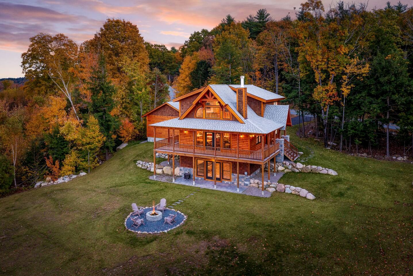 Luxury Log Cabin with Panoramic Mountain Views in Conway, New Hampshire
