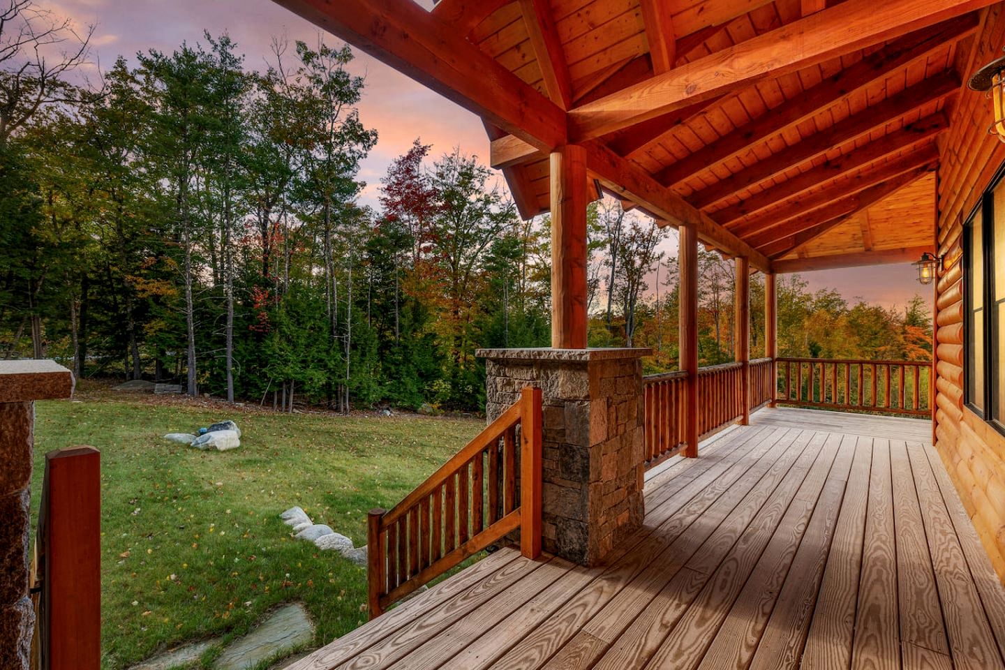 Luxury Log Cabin with Panoramic Mountain Views in Conway, New Hampshire