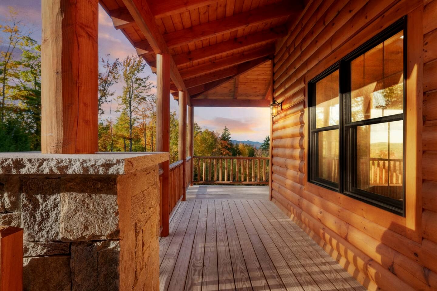 Luxury Log Cabin with Panoramic Mountain Views in Conway, New Hampshire