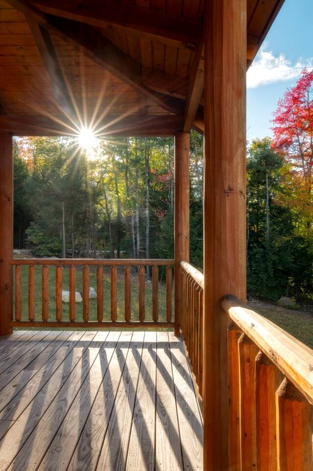 Luxury Log Cabin with Panoramic Mountain Views in Conway, New Hampshire
